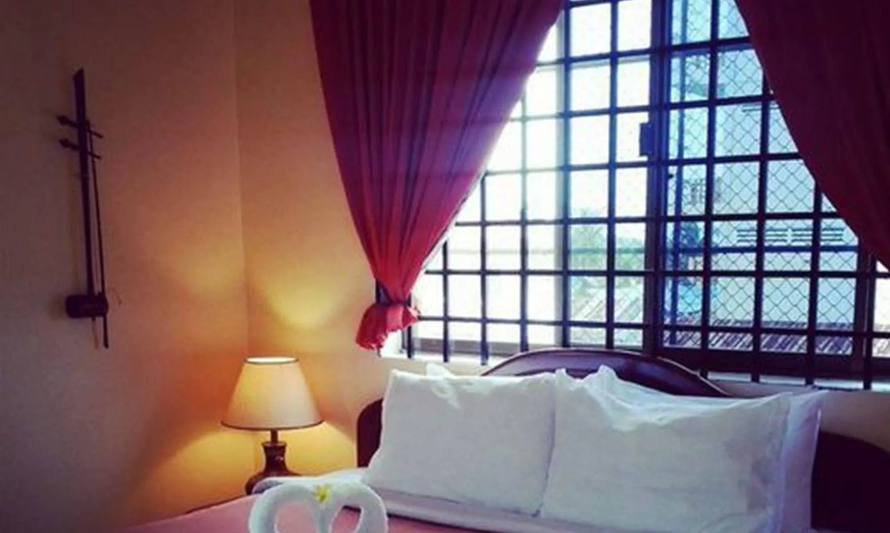 סיהאנוקוויל The Small Hotel 2*,