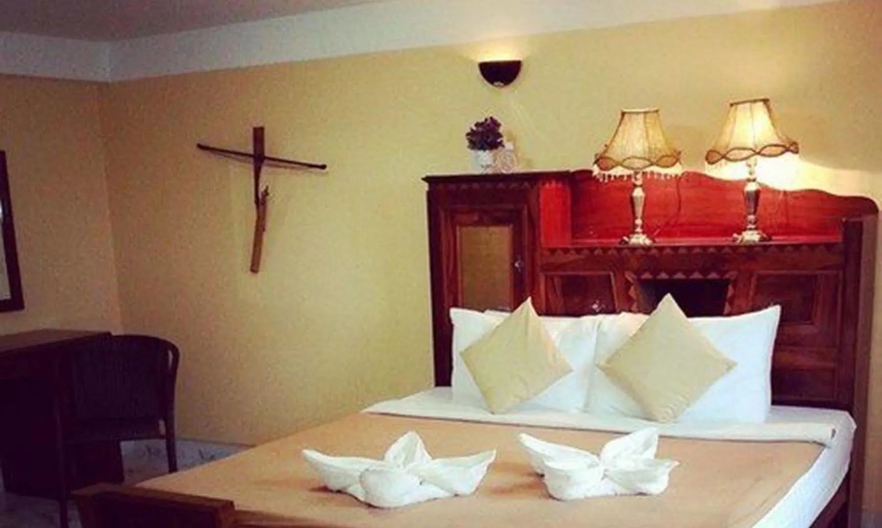 סיהאנוקוויל The Small Hotel