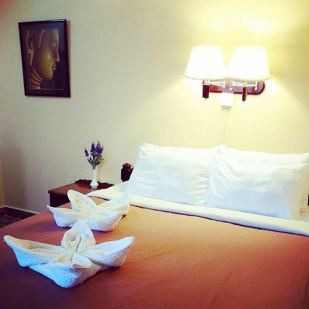 The Small Hotel Sihanoukville 2*,